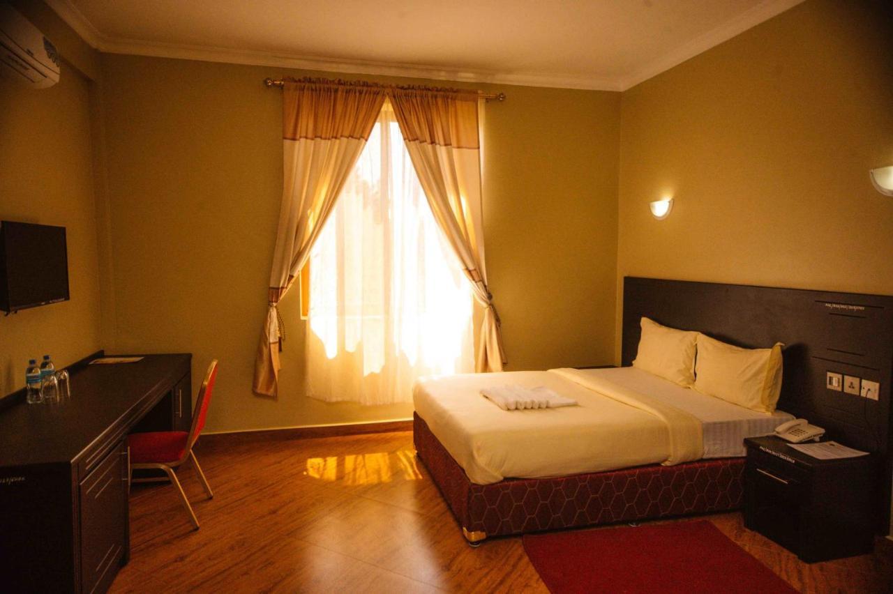 Panone Hotel Boma Boma la Ngombe 외부 사진